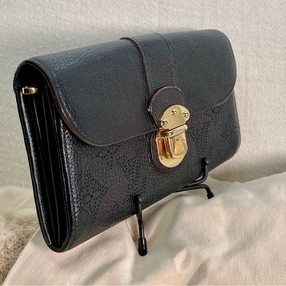 LOUIS VUITTON Mahina Iris Monogram Portefeuille Long Wallet with auth dustbag - Picture 4 of 16